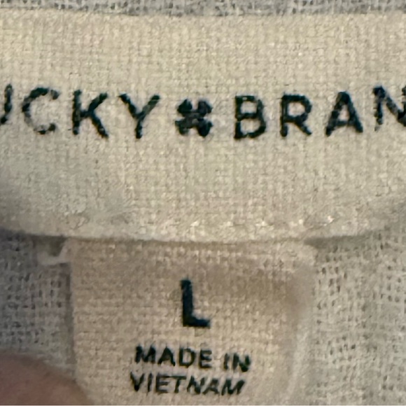 Women’s white button up blouse size L - Picture 3 of 3